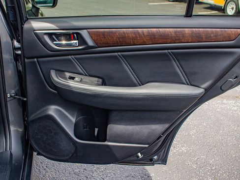 Used 2019 Subaru Outback 2.5i Limited w/ Popular Package #2 image 19