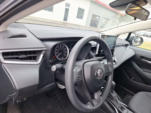 Used 2020 Toyota Corolla LE image 15