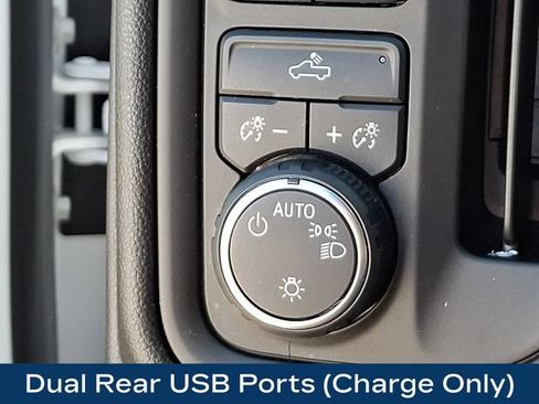 Used 2023 Chevrolet Silverado 1500 Custom AWD/4WD image 9