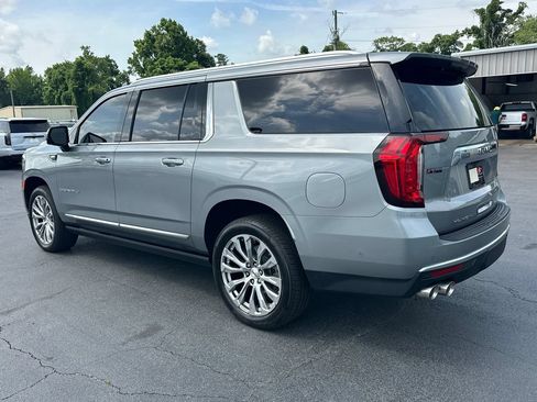 Used 2024 GMC Yukon XL Denali w/ Advanced Technology Package AWD/4WD image 8