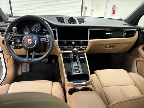 Used 2024 Porsche Macan image 26