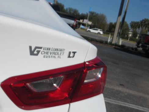 Used 2025 Chevrolet Malibu LT image 9