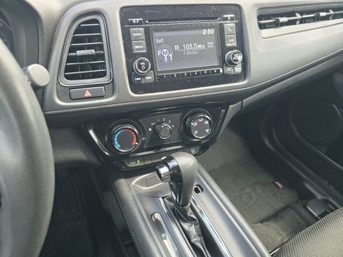 Used 2019 Honda HR-V LX image 26