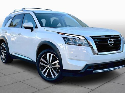 Used 2024 Nissan Pathfinder Platinum w/ Cargo Package image 2
