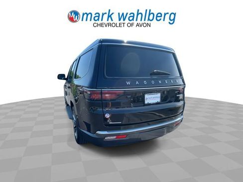 Used 2022 Jeep Wagoneer Series II w/ Convenience Group I AWD/4WD image 2