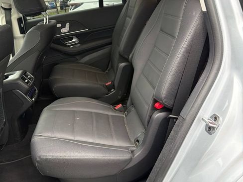Used 2025 Mercedes-Benz GLS 450 4MATIC image 6
