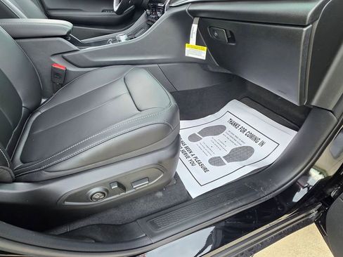 New 2025 Jeep Grand Cherokee Limited w/ Black Appearance Package image 14