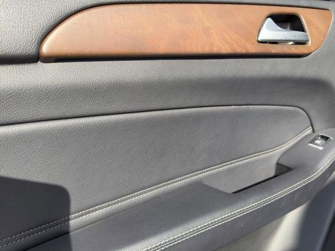 Used 2017 Mercedes-Benz GLS 450 4MATIC image 41