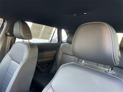 Used 2023 Volkswagen Atlas Cross Sport SE image 21