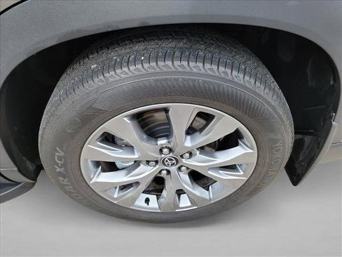 Used 2025 Toyota Grand Highlander FWD image 12