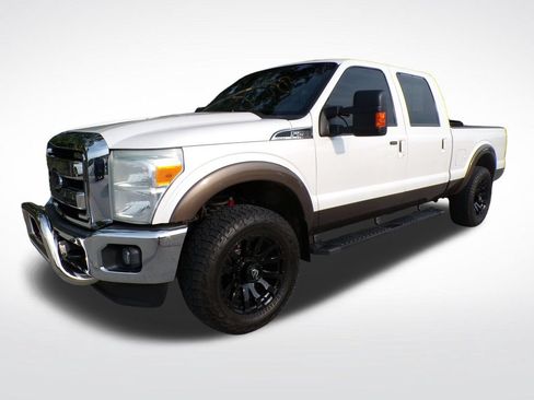 Used 2016 Ford F250 Lariat w/ Lariat Ultimate Package AWD/4WD image 2