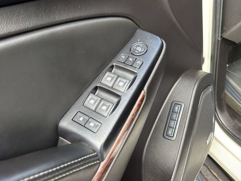 Used 2015 GMC Yukon SLT w/ Open Road Package AWD/4WD image 19