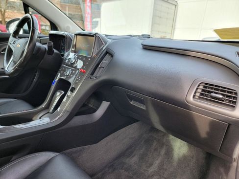 Used 2015 Chevrolet Volt Premium w/ Premium Trim Package FWD image 22