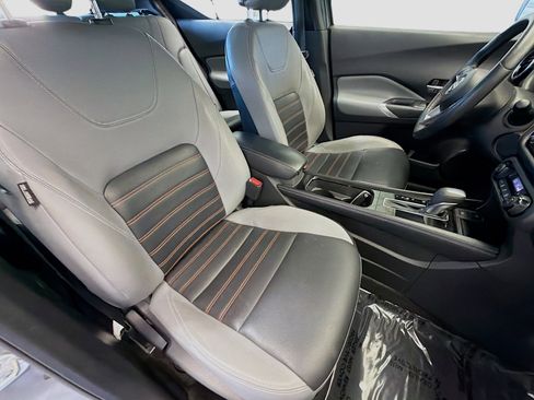 Used 2023 Nissan Kicks SR w/ SR Premium Package FWD image 15