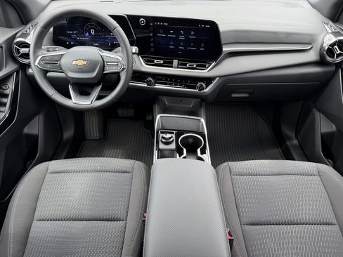 Used 2026 Chevrolet Equinox LT FWD image 16