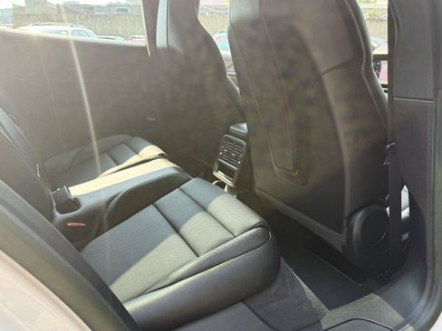 Used 2022 Porsche Taycan RWD image 26