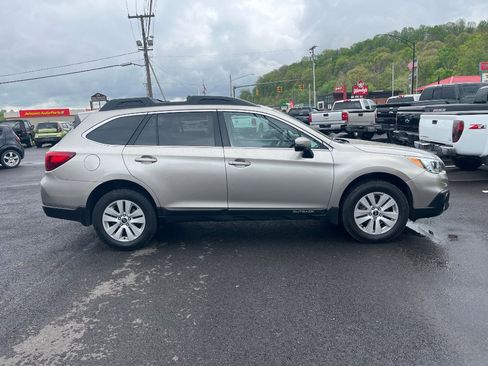 Used 2015 Subaru Outback 2.5i Premium AWD/4WD image 4