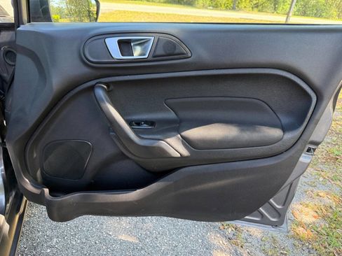 Used 2014 Ford Fiesta SE image 48