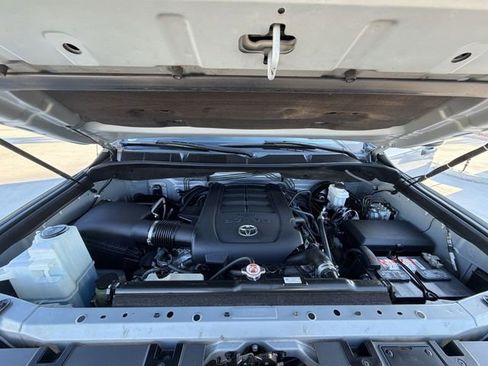 Used 2019 Toyota Tundra SR5 AWD/4WD image 31