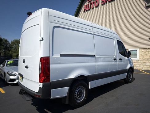 Used 2024 Mercedes-Benz Sprinter 2500 image 3