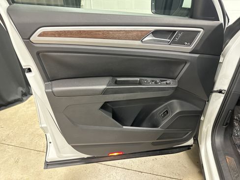 Used 2019 Volkswagen Atlas SEL Premium AWD/4WD image 14