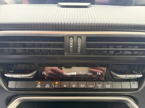 Used 2025 MAZDA CX-90 3.3 Turbo w/ Select Package image 29