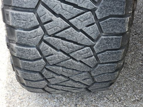 Used 2024 Ford F350 Platinum w/ Tremor Off-Road Package AWD/4WD image 11