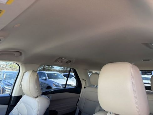 Used 2020 Ford Explorer XLT w/ Equipment Group 202A image 29