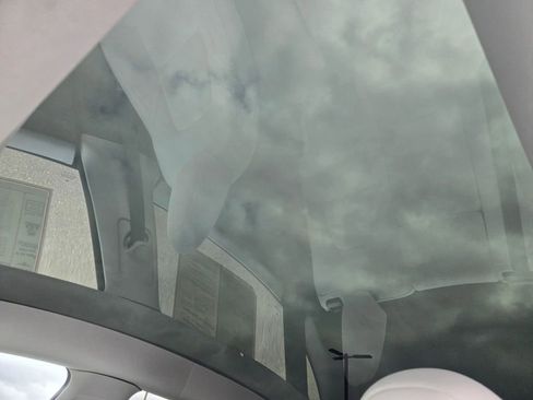 Used 2023 Tesla Model Y Performance AWD/4WD image 21