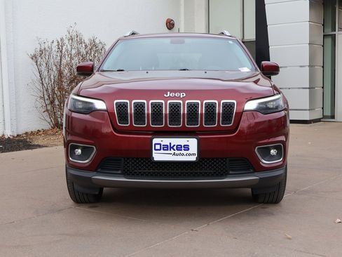 Used 2019 Jeep Cherokee Limited w/ Luxury Group image 3