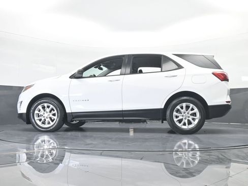 Used 2018 Chevrolet Equinox LS image 53