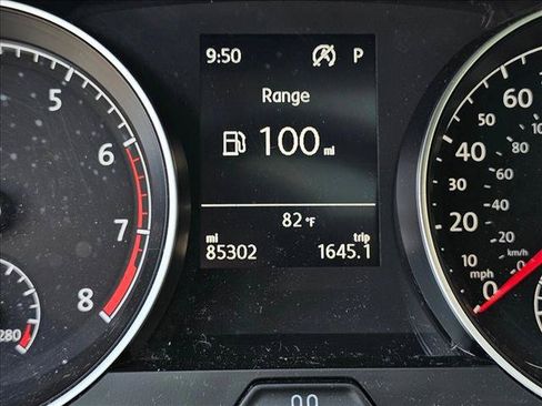 Used 2021 Volkswagen Golf 4-Door FWD image 26