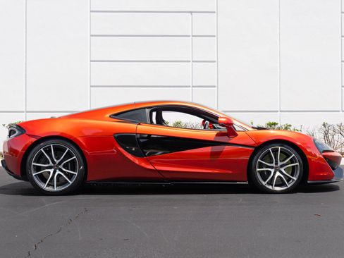 Used 2018 McLaren 570S RWD image 13