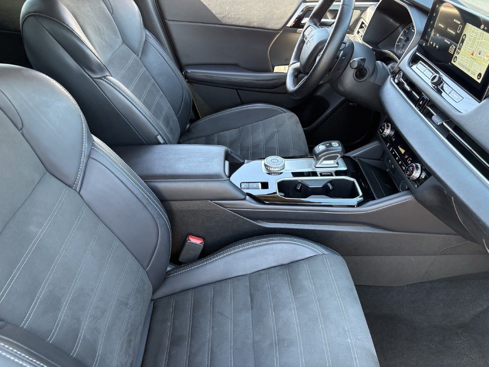 Used 2025 Mitsubishi Outlander SE FWD image 11