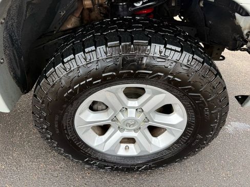 Used 2005 Lexus GX 470 image 9