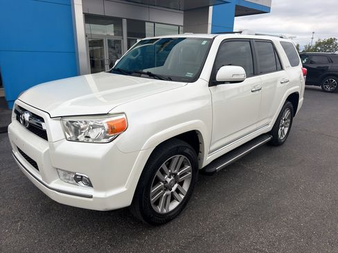 Used 2012 Toyota 4Runner Limited AWD/4WD image 2