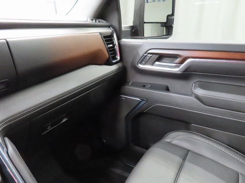 Used 2024 GMC Sierra 2500 Denali w/ Technology Package image 24
