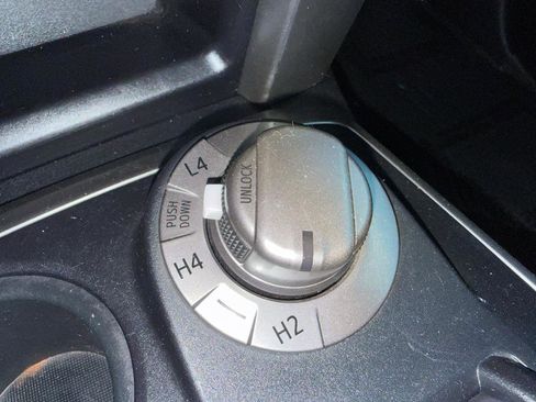 Used 2015 Toyota 4Runner SR5 image 28