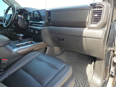 Used 2022 Chevrolet Silverado 1500 LT Trail Boss w/ LT Trail Boss Premium Package AWD/4WD image 28