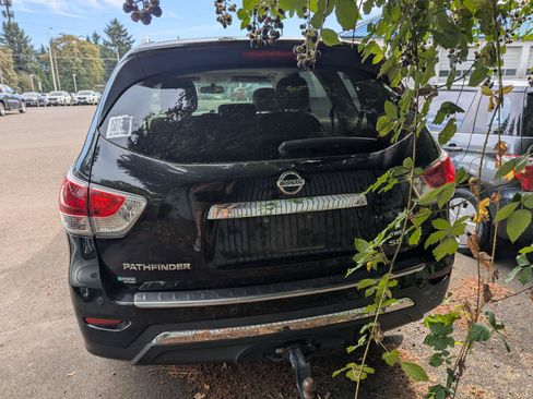 Used 2015 Nissan Pathfinder SL w/ SL Premium Package AWD/4WD image 9