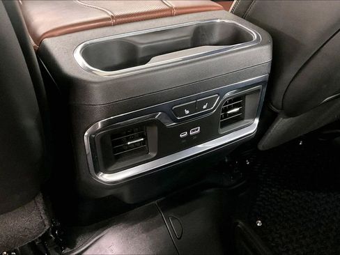 Used 2024 GMC Sierra 2500 Denali Ultimate AWD/4WD image 35