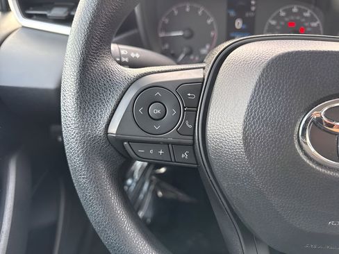 Used 2025 Toyota Corolla LE image 13