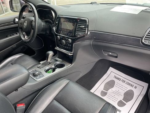 Used 2020 Jeep Grand Cherokee Overland AWD/4WD image 18