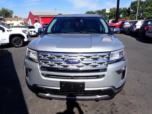 Used 2018 Ford Explorer Platinum AWD/4WD image 2