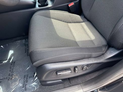 Used 2023 Honda CR-V EX image 17