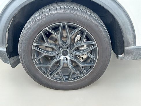 Used 2022 Ford Explorer Platinum w/ Equipment Group 601A image 30