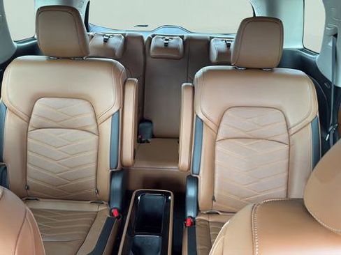 Certified 2025 Nissan Pathfinder Platinum AWD/4WD image 21