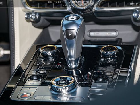 Used 2025 Bentley Flying Spur Plug-In Hybrid w/ First Edition Specification AWD/4WD image 26