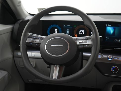 Used 2024 Hyundai Kona SE AWD/4WD image 16