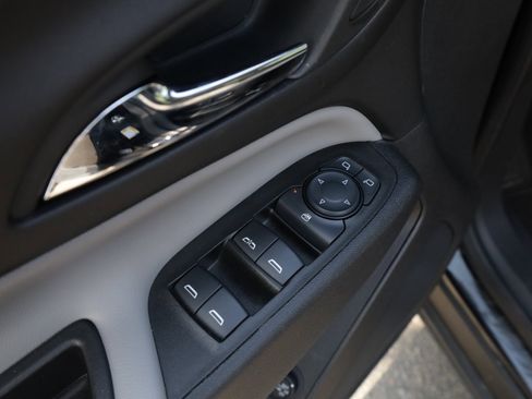 Used 2024 Chevrolet Equinox LT image 24